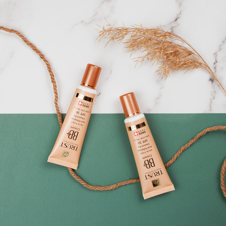 «بیبی کرم تراست اصل؛ پوشش طبیعی با محافظت در برابر آفتاب»