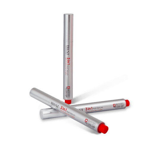 سرم ناخن: راهی مؤثر برای آبرسانی و استحکام ناخنها